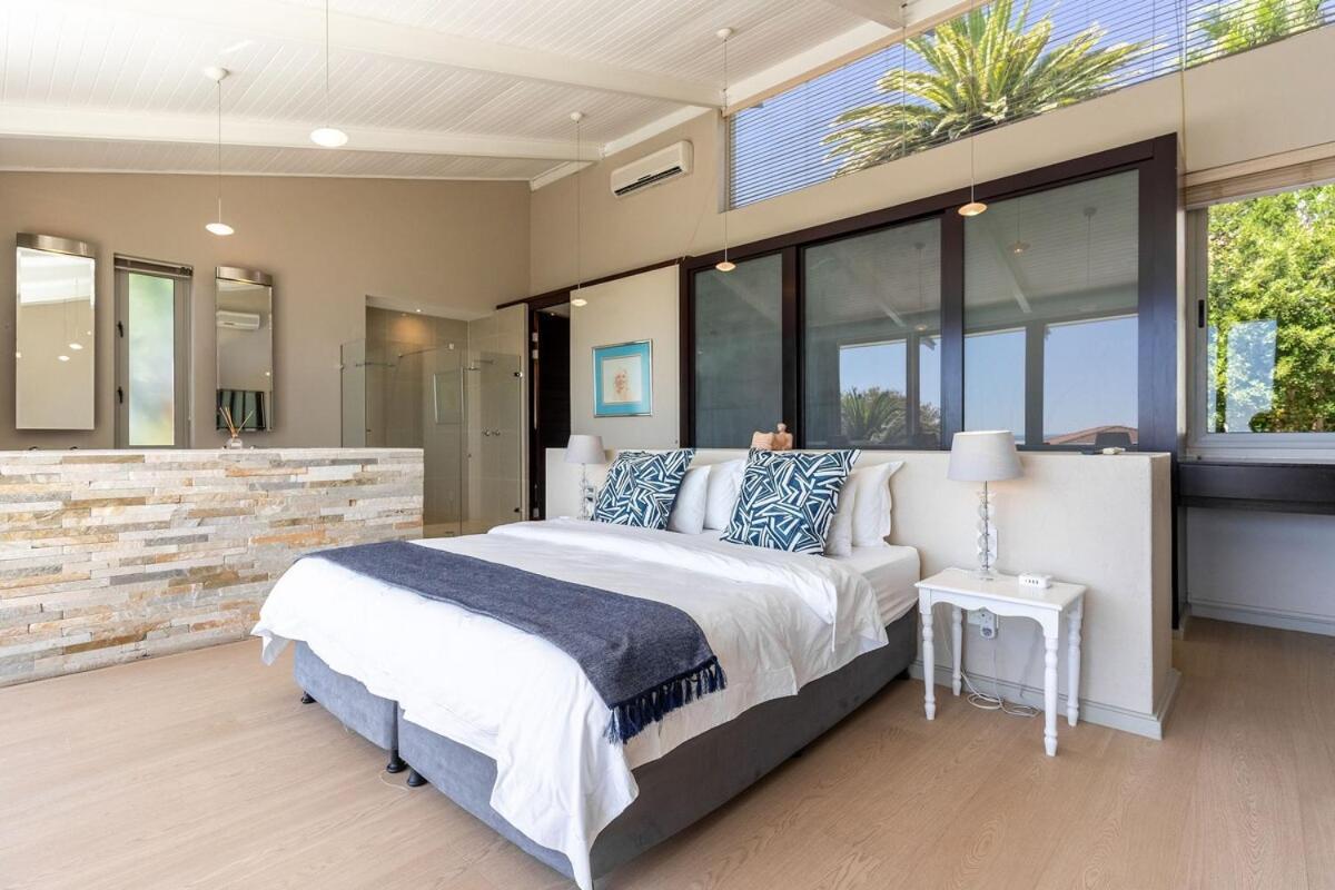 Ocean View Luxury With Pool - Camps Bay Villa Cape Town